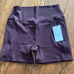 Barbell Box Burgundy High Rise Workout Shorts Women’s Large NWT Gym Compression